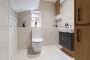 Guest WC- click for photo gallery